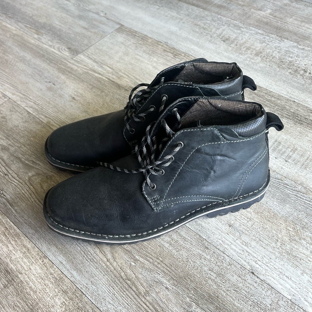 Steve Madden Men’s Black Leather Chukka Boots - Picture 4 of 11